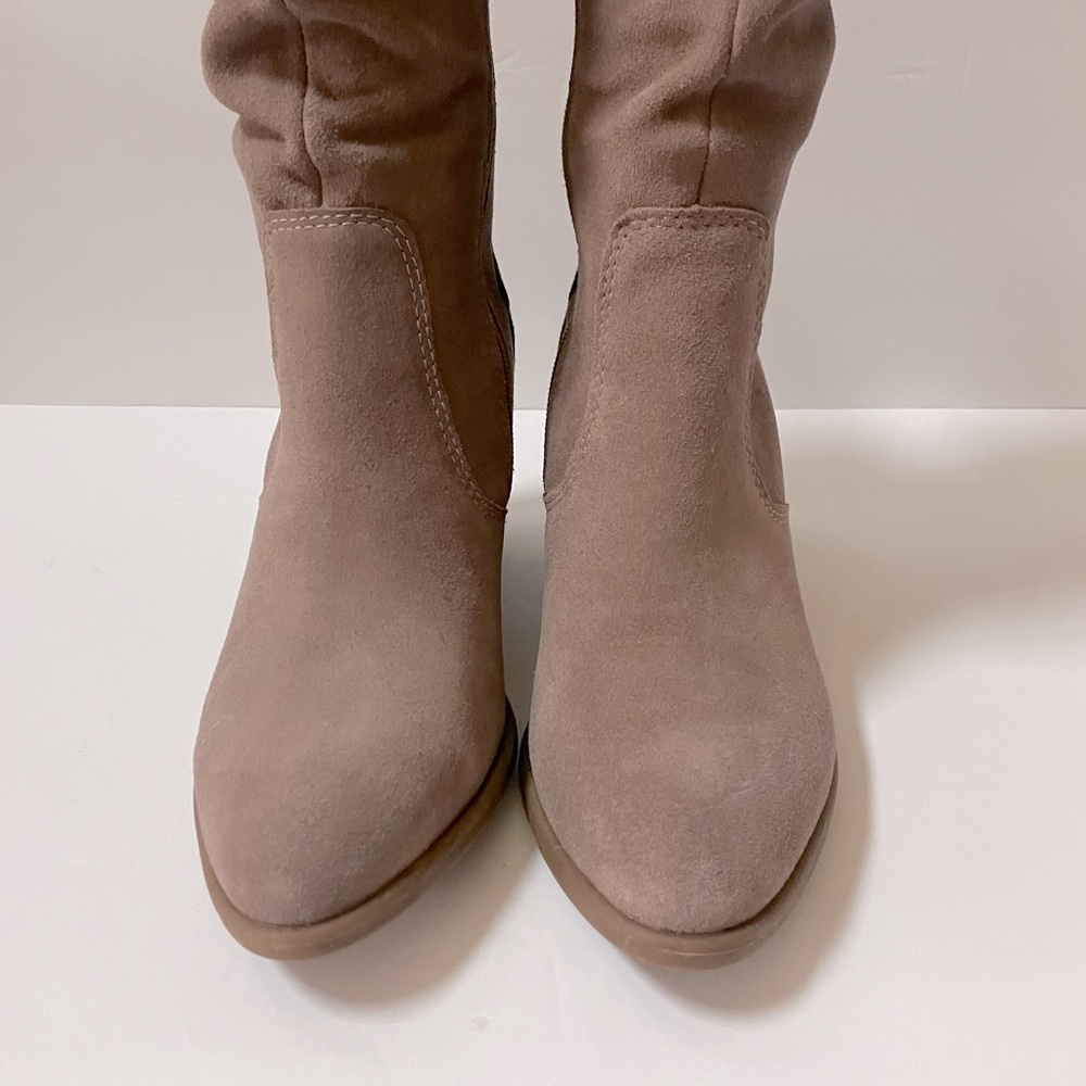 Earth Vine Block Heel Comfort Almond Toe Boots Sz 8.5 - Picture 10 of 15